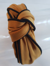 Load image into Gallery viewer, Black Piping knot Headband