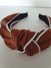 Load image into Gallery viewer, White Piping Knot Headband