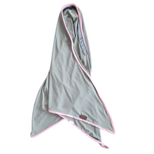 Load image into Gallery viewer, Dri Fit Open Triangle Scarf -  Contrast Edge