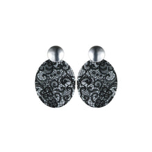 Load image into Gallery viewer, Oval Pattered Earrings